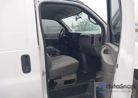 2004 Chevrolet Express from USA, damaged, VIN 1GCGG25V541233429